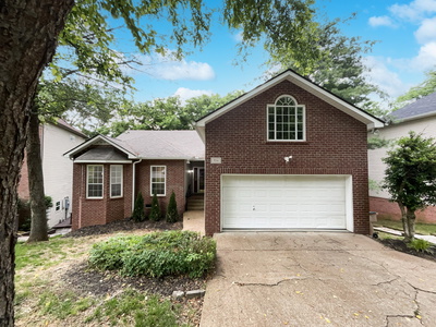 824 N Woodstone Ln