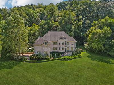 1060 Natchez Valley LN