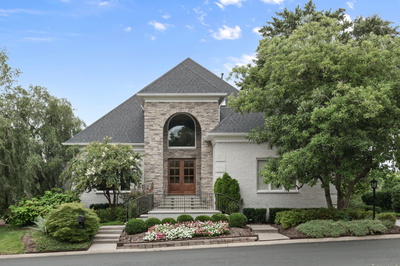 1 Warwick Ln