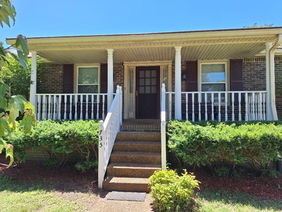 735 Dutchmans Ct