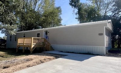 1045 Ross Ln