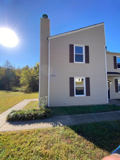 102 Kingsbury Ct