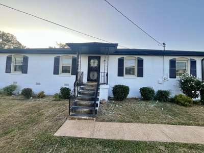 3853 Woodward Dr