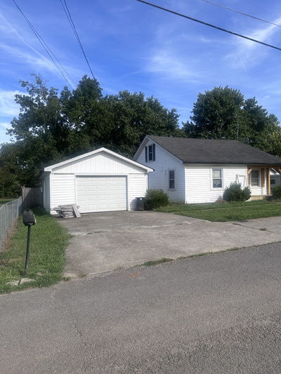 312 Jakes Ave