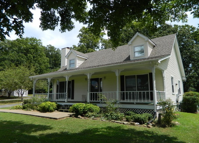 842 Hillside Dr