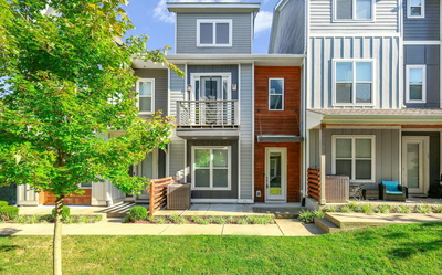 700 James Ave