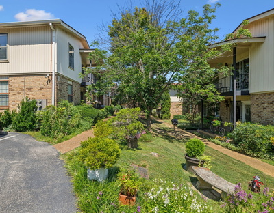 2116 Hobbs Rd