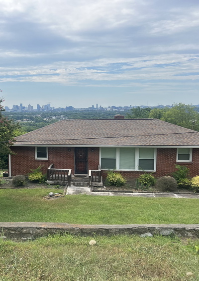 2110 W Summitt Ave