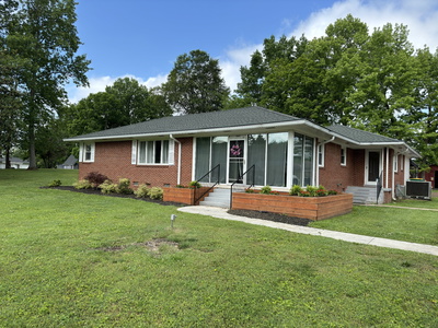 240 Joyce Ave