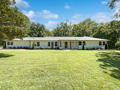 6112 Gardendale Dr