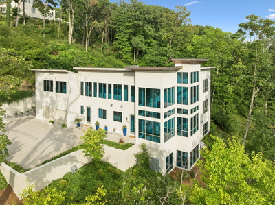 1701 Woodsong Dr