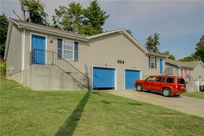 504 Luxury Dr