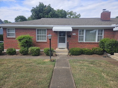 2502B Woodlawn Dr