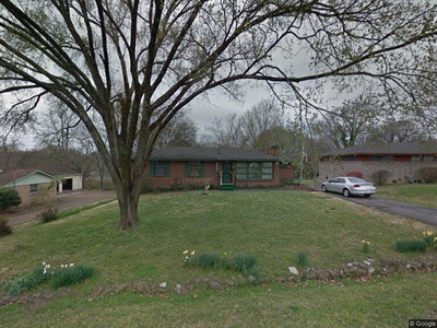 2434 Chapman Dr