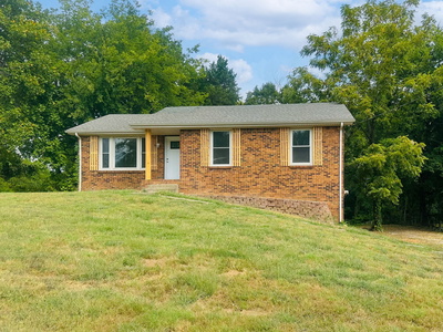 809 Amanda Dr