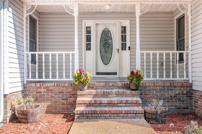 Exterior view of 1208 Hartsfield Dr in Columbia, TN