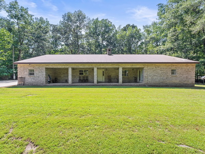Exterior view of 471 Smith Ln in Tullahoma, TN