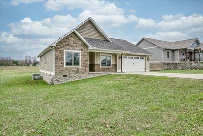 5711 Presley Ln