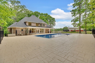 6948 Whispering Oaks Dr