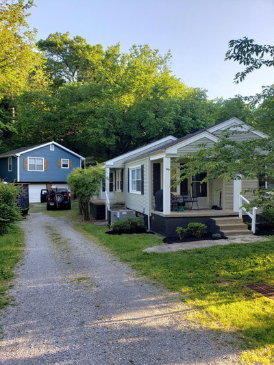 746 Curve Street