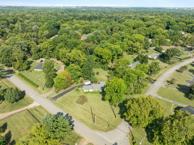 Exterior view of 736 Omandale Dr in Nashville, TN