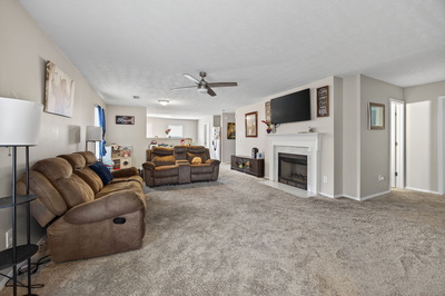 2941 Vista Ln