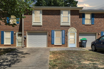 3089 Woody Ln