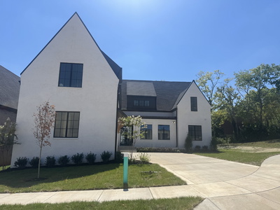 323 Kelly Glenn Ct