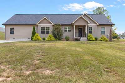 104 Laken Ln