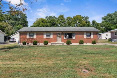Exterior view of 113 Robinhood Cir in Hendersonville, TN