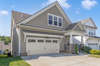8104 Warbler Way