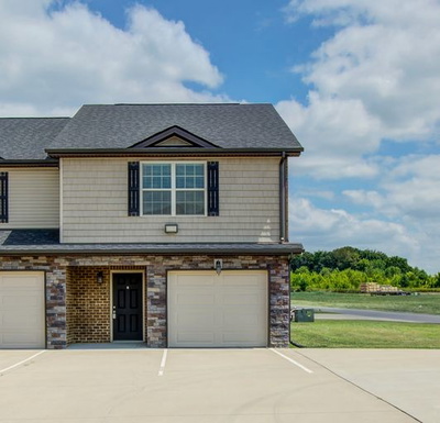 121 MELBOURNE DR