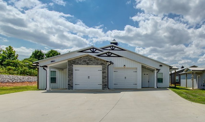 172 BAINBRIDGE DRIVE