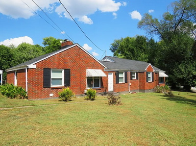 2203 Ravenwood Dr