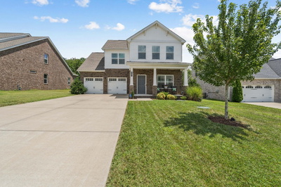 561 Oakvale Ln
