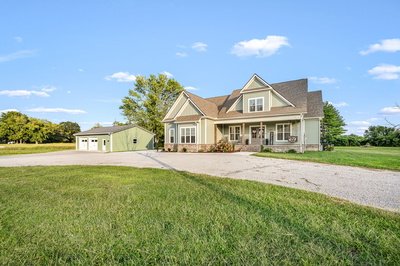 Exterior view of 1607 Highway 130, W in Shelbyville, TN