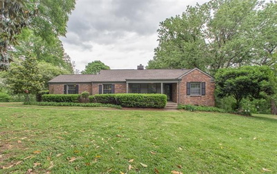 520 Barrywood Dr