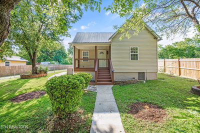 406 SW Mayfield Ave