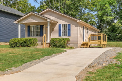 Exterior view of 1311 Poplar Ct in Clarksville, TN