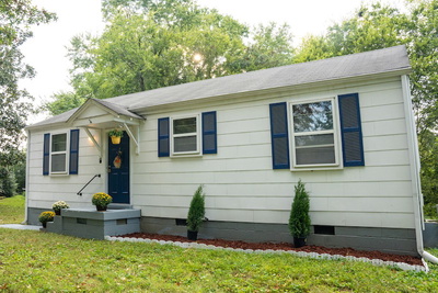1910 Dahlia Cir