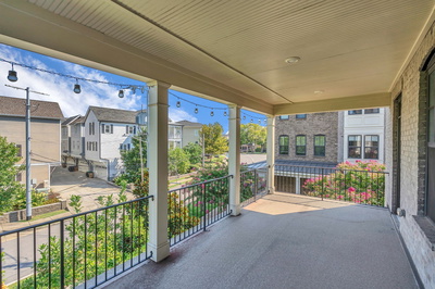 Exterior view of 201 Burns Ave in Nashville, TN