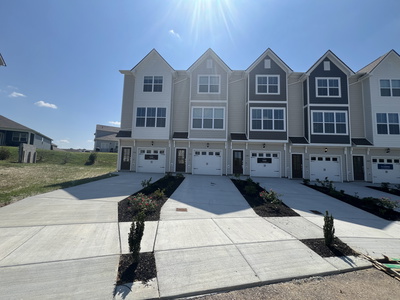 1102 Harper Lndg