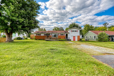 Exterior view of 319 Highway 76 in White House, TN