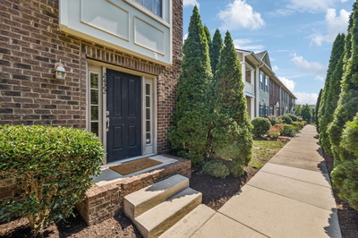 2422 Anson Ln