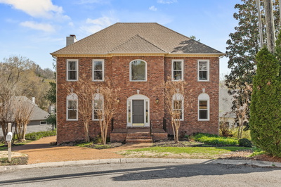 812 Deer Foot Ct