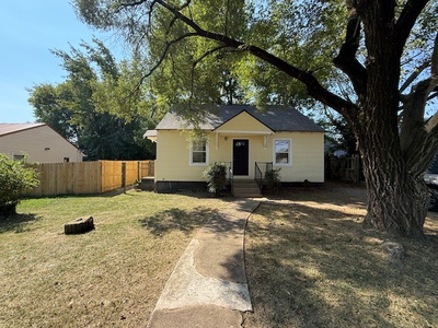 1114 Woodard St