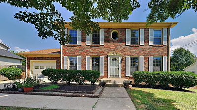 909 Lamont Ln