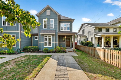 211B Scott Ave