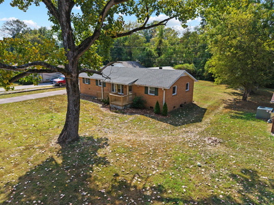 33 Charlemagne Blvd