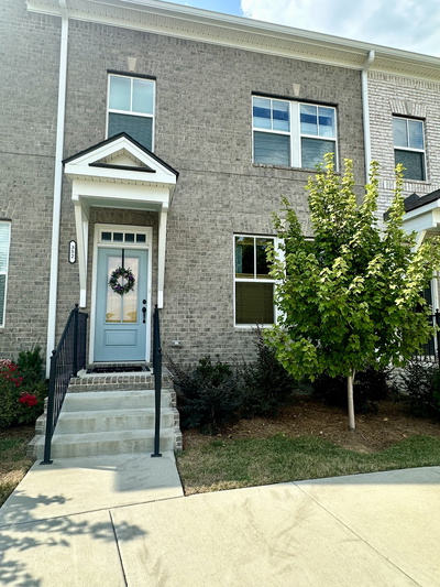 352 Savoy Loop